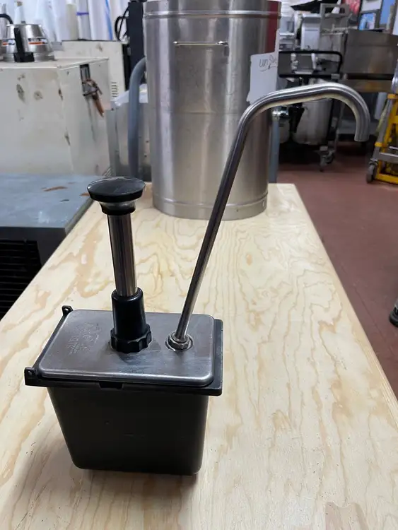 Used Server Used Server Products 87249 - 1/9 Stainless Jar Tall Condiment Pump Dispenser Pumps (liquid, other) Illinois US | Falcon Restaurant Supply #1376435