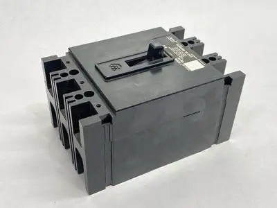 USED WESTINGHOUSE MOLDED CASE CIRCUIT BREAKER 3P 50A 600VAC 4992D46G40