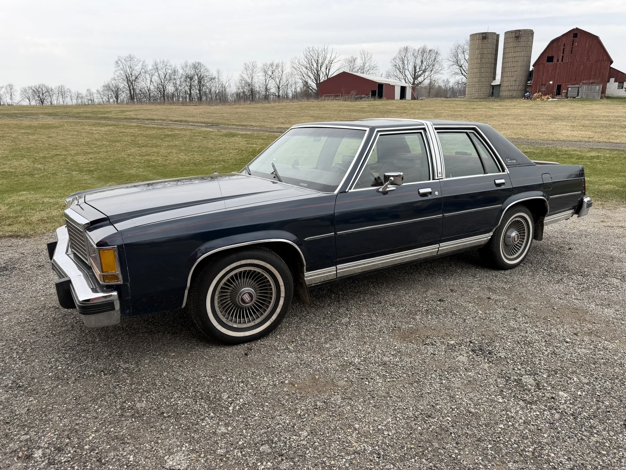 USED 1981 FORD CROWN VICTORIA