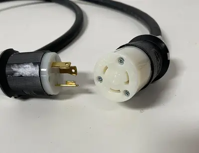 NEW HUBBELL MALE HBL 2621 TO FEMALE 2623 TWIST-LOCK PLUG CONNECTOR AND OUTLET 8 FT