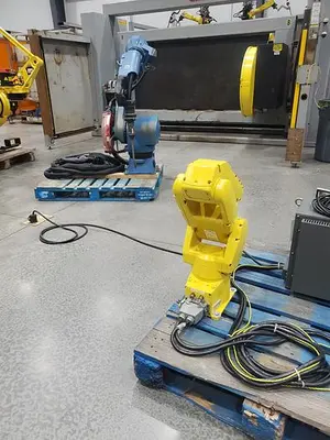 USED 2011 FANUC LR MATE 200IC