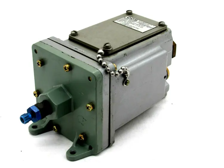 Used CUSTOM CONTROL SENSORS _UNKNOWN_ Pressure Switches | SB Industrial Supply #814306