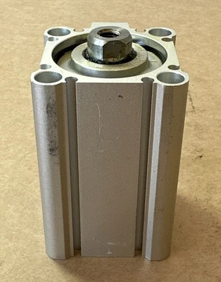 NEW SMC CDQ2B40-40DZ