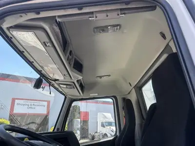 USED 2022 VOLVO VNR42T300