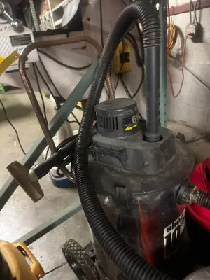 Used _UNKNOWN_ _UNKNOWN_ Vacuum Cleaners Ohio US | Myron Bowling Auctioneers Inc #1507948