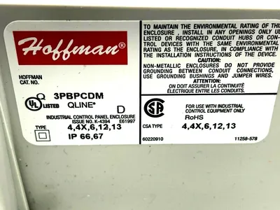 Q3PBPCDM | Hoffman  QLine D Pushbutton Type Enclosure 3PB x 22.5mm MISSING SCREW - Used