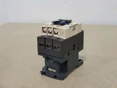 USED SCHNEIDER ELECTRIC LC1D12G7