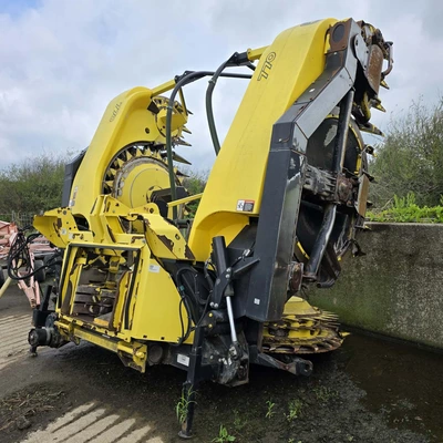JOHN DEERE 8800 chopper | Iron Listing (47)