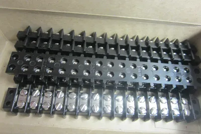 5 NEW CINCH 354-11-15-001 POSITION SCREW TERMINALS 3541115001