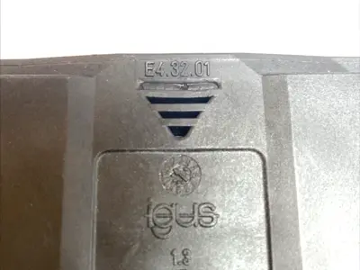 Used igus Energy Chain Cable Carrier E4.32.01 8 Links Misc Electrical & Power Parts Michigan US | Maverick Industrial Sales #1401506