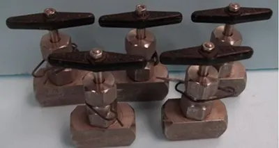 QTY. 5. POWELL VALVE NEEDLE VALVE &frac14;"- 316 3...