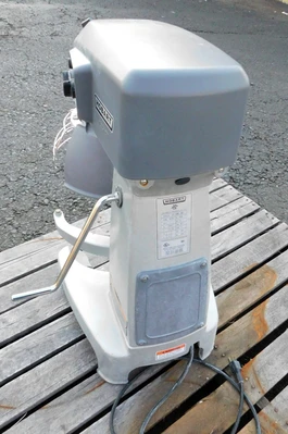 USED HOBART 20 QUART MIXER HL 200