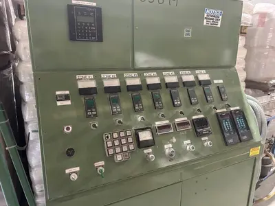 1991 BERSTORFF 25MM Extrudeuse à double vis co-rotative | Perry Equipment (2)