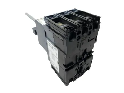 USED SIEMENS CIRCUIT BREAKER W/ 3VA9137-0FK31 OPERATOR NO HANDLE
