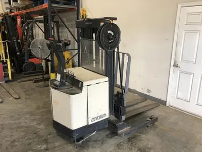 USED 2007 CROWN 30WRTL