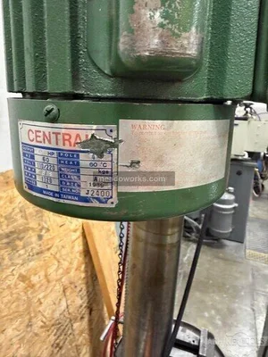 Used 1989 CENTRAL MACHINERY T-583 Heavy Duty & Sensitive Single Spindle Drills Illinois US | Meadoworks #1492244