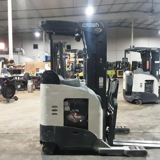 USED 2016 CROWN RR5725-45