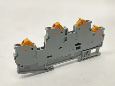 USED PHOENIX CONTACT DOUBLE-LEVEL TERMINAL BLOCK 3205116 BOX OF 50