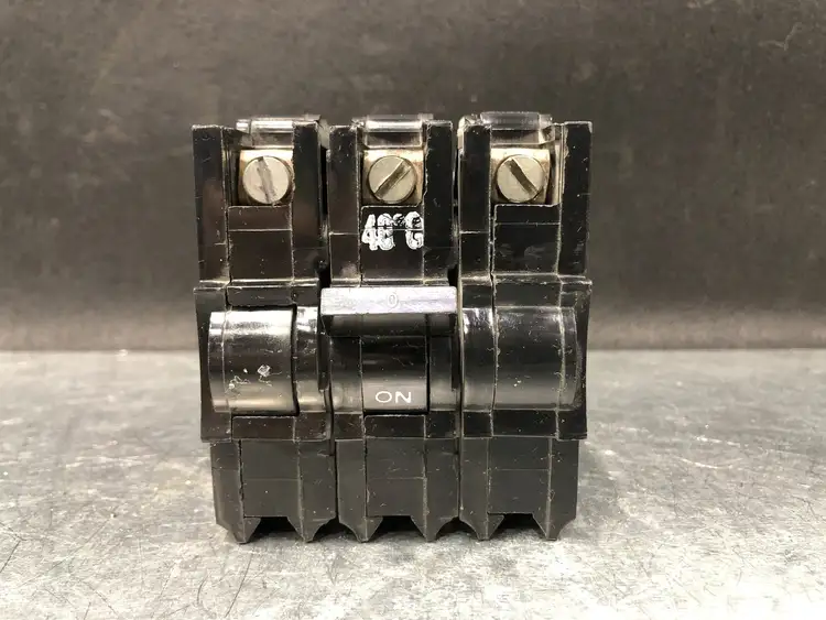 Used FEDERAL PIONEER NB320 Switchgears British Columbia CA | Lenmark #244176