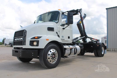 New | in-Stock 2025 MACK MD6 Hooklifts & Roll-Offs Texas US | Roll Off Truck World #1491879