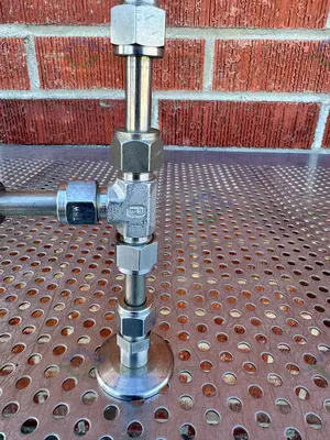 USED VACUUBRAND DVR 2 VACUUM GAGE AND CONTROLLER W/ PARKER VALVES