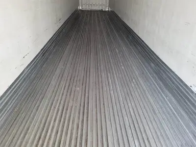 USED 2005 UTILITY 50 FOOT