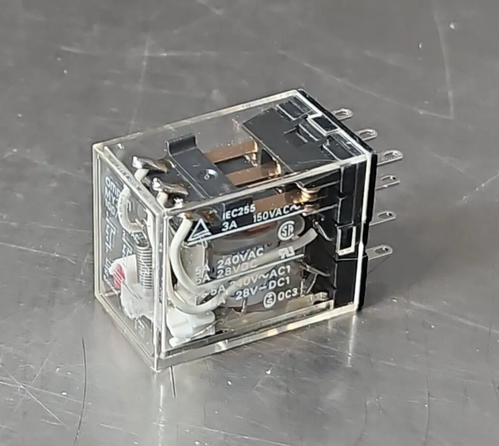 Omron MY3N-J AC110/120 Relay. Loc4E-31