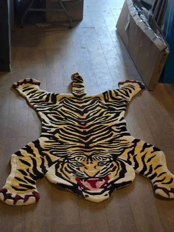 Tiger theme Area Rug 70" x 48"