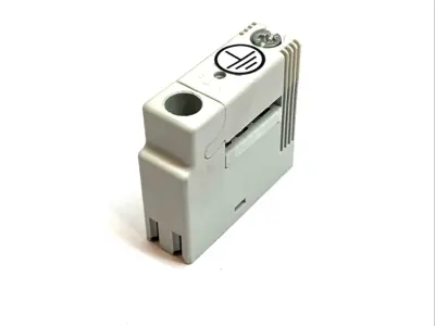 USED RITTAL BUSBAR SUPPORT, 1 POLE LOT OF 4