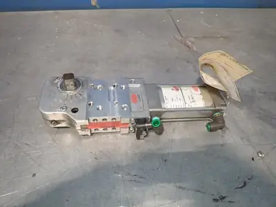 Used DESTACO 82M323005NC8 Clamps | HGR 24 #732113