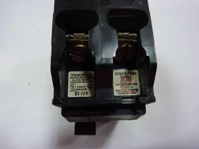USED SQUARE D QO220