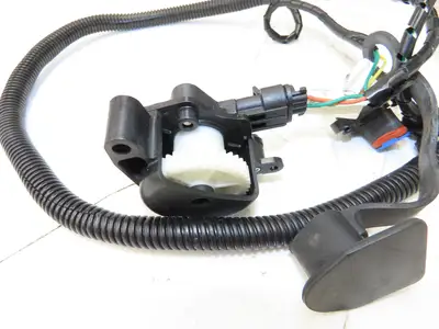 Hyster 8808585 Forklift Steering Wheel & Bracket Assembly Removed From E100XN