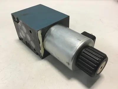 USED BOSCH 0 810 001 825