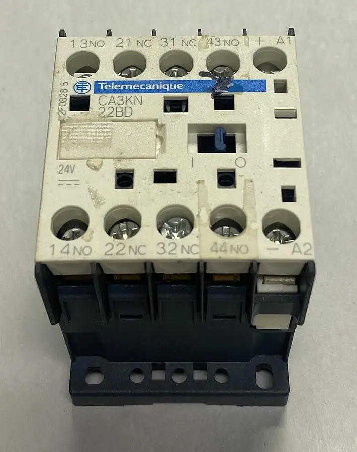 Used TELEMECANIQUE CA3KN22BD Miscellaneous Equipment (Electrical & Power) | Surplus Asset Holdings #1194256