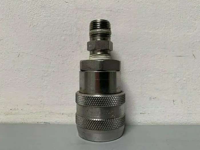 Used SNAP-TITE S71-3C8 QUICK CONNECTS W/ .75" FITTINGS Parts (Hydraulics and Pneumatics) California US | Equipment Lab #486956