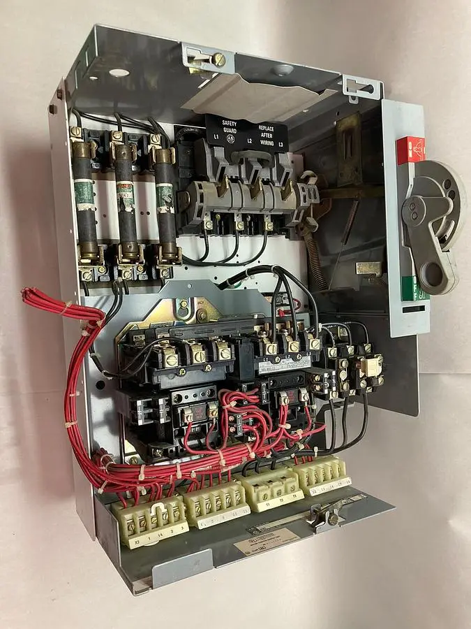 Used ALLEN BRADLEY 2106B-BDB-1-4RR-6X-24R-79U-901 H Starters | Surplus Asset Holdings #1204937