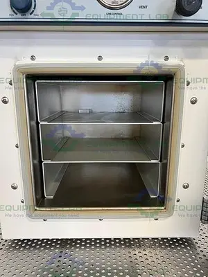 USED VWR 414004-584 VACUUM OVEN 25-200ºC, 120V W/ SHELVES