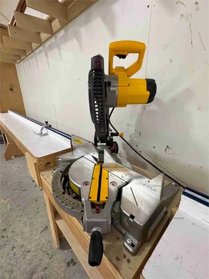 Used DEWALT DWS715 Cross Cut Saws Texas US | MachineryMax #1249217
