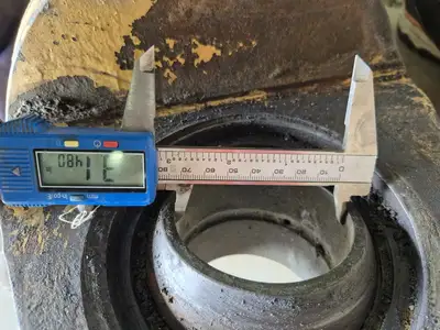USED KOMATSU 561-63-62102