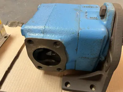 Used VICKERS 45V42A-1A22R Pumps | Surplus Asset Holdings #1206218