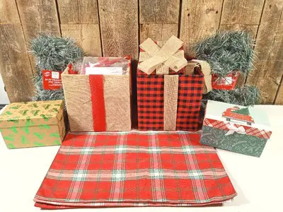 Christmas Decor (garland, 2 light up gift boxes)