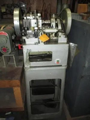 8505-100 OMBI Model FRT10 Boston Link Chain Making Machine