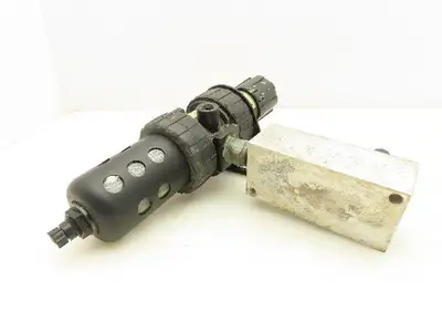Parker 06E32A10AC Filter Regulator 1/2" NPT 150PSI