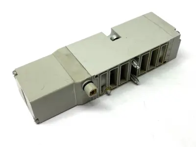 USED NUMATICS PNEUMATIC SOLENOID VALVE 1/4" PORTS 24VDC NO GASKET