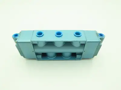 Skinner S4AAGBX3 Pneumatic Directional Control Valve 5-Way 2 Pos 150PSI 1/2" NPT