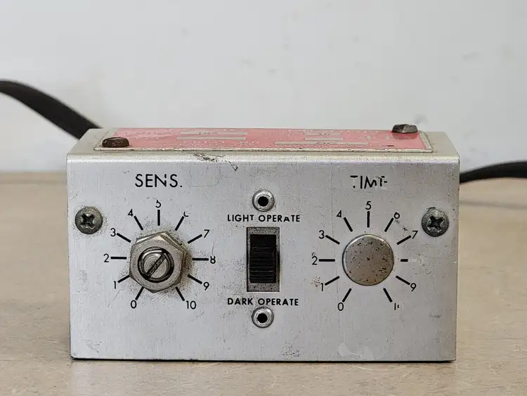 Used FARMER ELECTRIC TR3 Misc Electrical & Power Parts British Columbia CA | Lenmark #253520