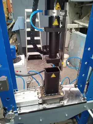 USED ARLO MODIFIED 25 TON PRESS