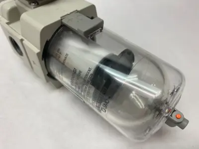 USED SMC MODULAR FILTER REGULATOR W/ GAUGE 7-125PSI SET PRESS