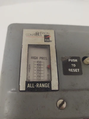 USED Johnson Controls P70DA-1