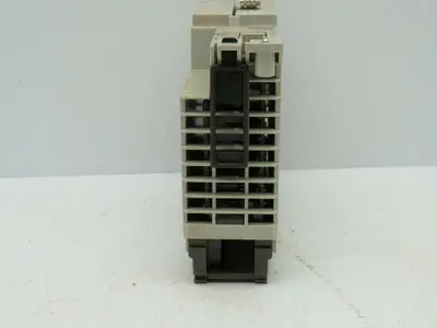 Schneider Automation ADU 206/AS-BADU-206 Analog Input 10V DIN Rail Mount